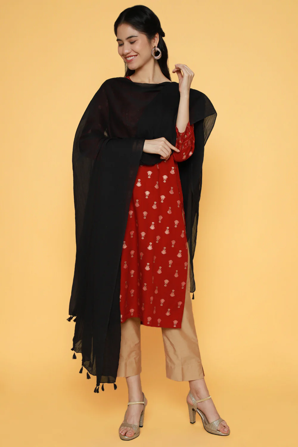 Pantaloons Black Casual  Fit Dupatta - Image 2